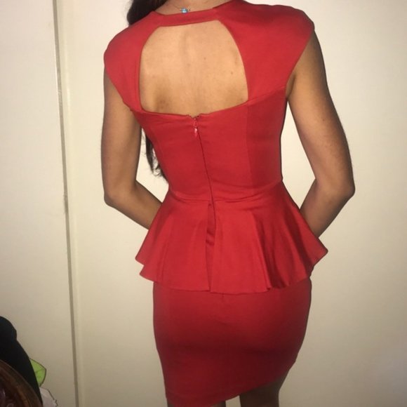 Red peplum bebe dress - Picture 3 of 3